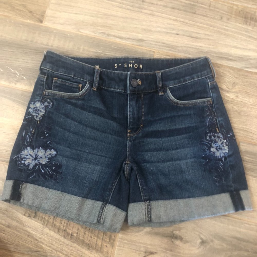 WHBM 5” Embroidered Denim Shorts, Women's Cuffed Medium Wash Jean WHBM